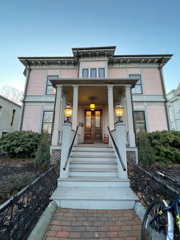 124 Harvard St, Brookline, Massachusetts 02446