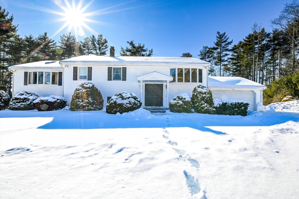 7 Randall Rd, Rochester, Massachusetts 02770