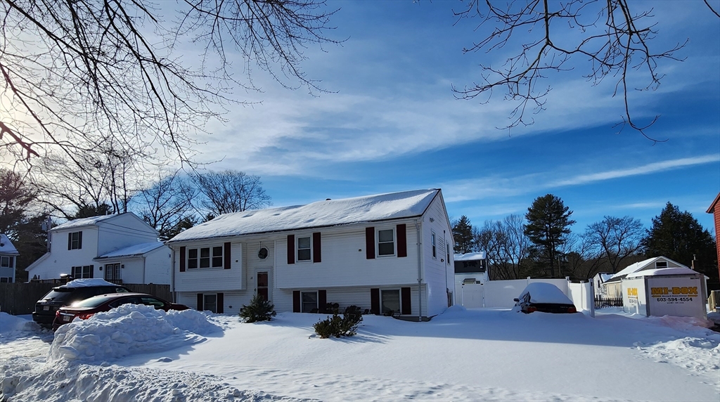 22 Osceola Ln, Billerica, Massachusetts 01821