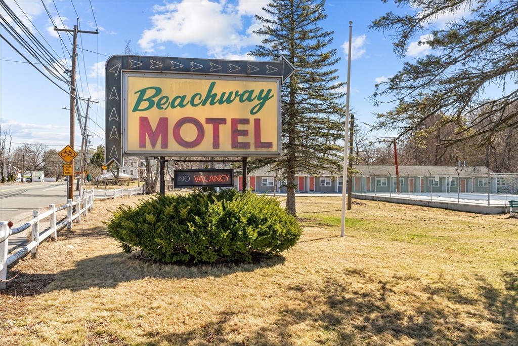 82 Beach Rd, Salisbury, Massachusetts 01952