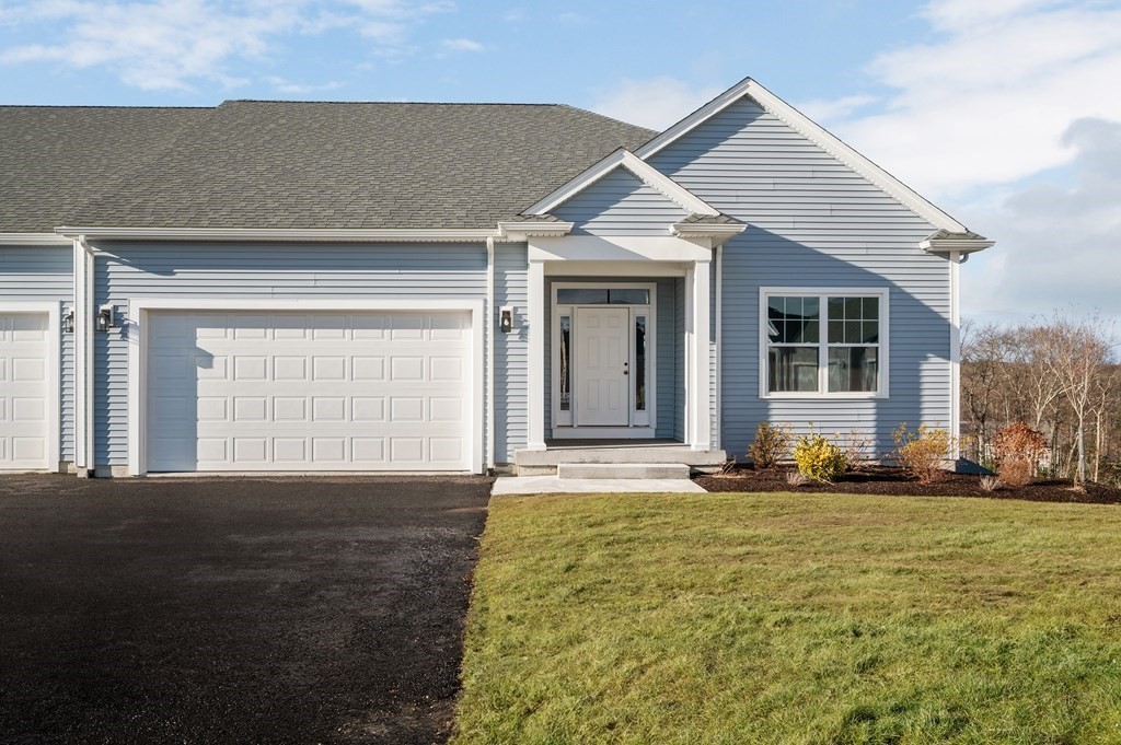 37 Crestwood Circle, Northbridge, Massachusetts 01588