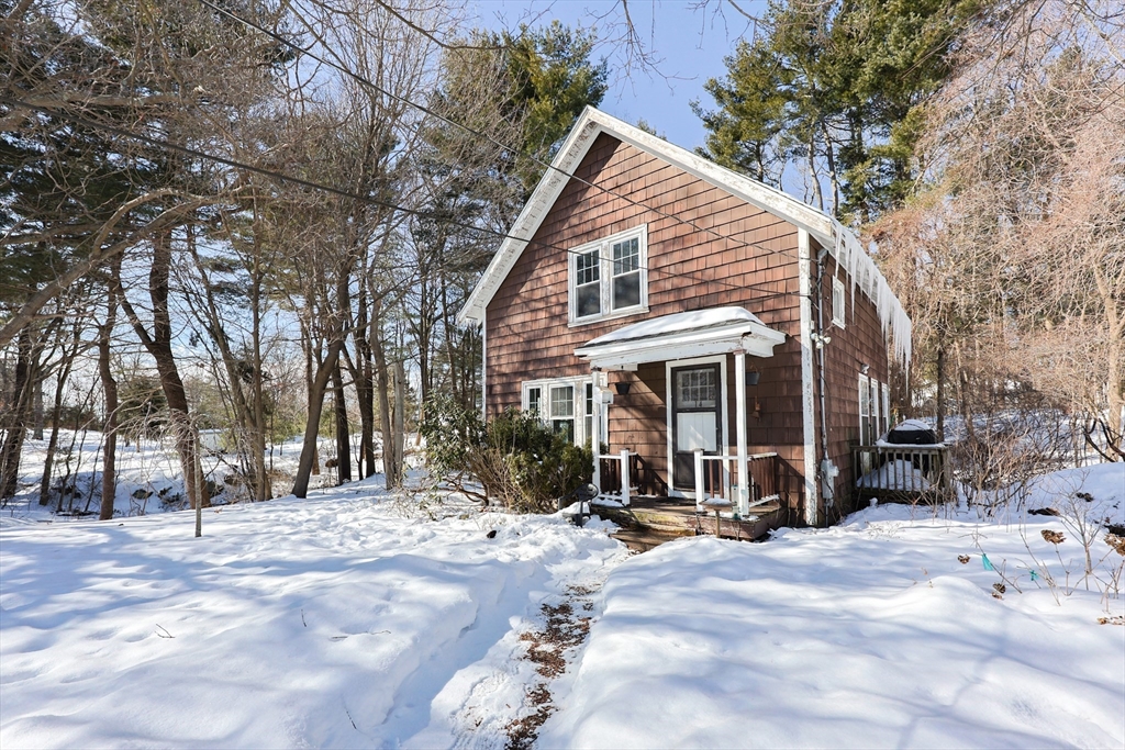 14 Leonard Ln, Holbrook, Massachusetts 02343