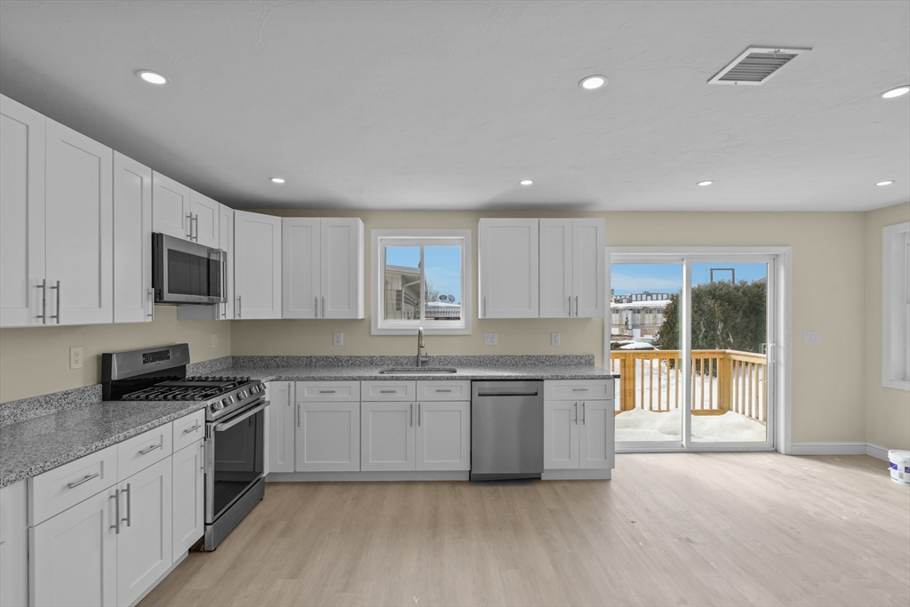 25 Lebanon St, Fall River, Massachusetts 02723