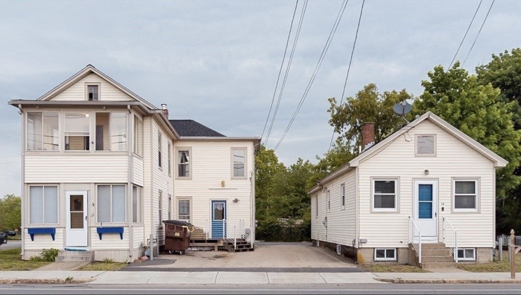 12 Hartford Ave E, Uxbridge, Massachusetts 01569