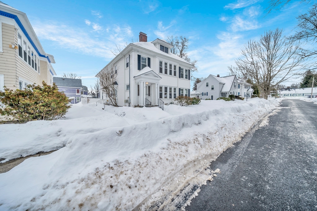 28 Richardson Ave, North Andover, Massachusetts 01845