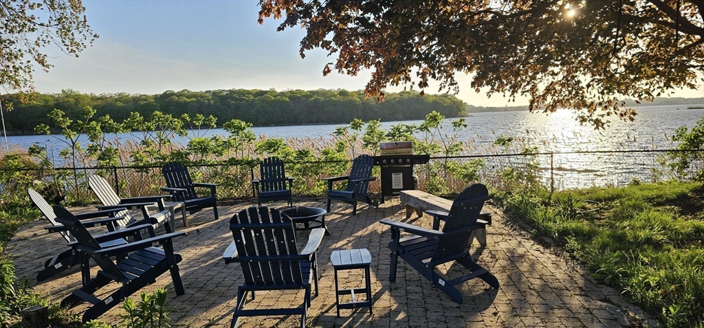 11 Harrison Ct, Westport, Massachusetts 02790