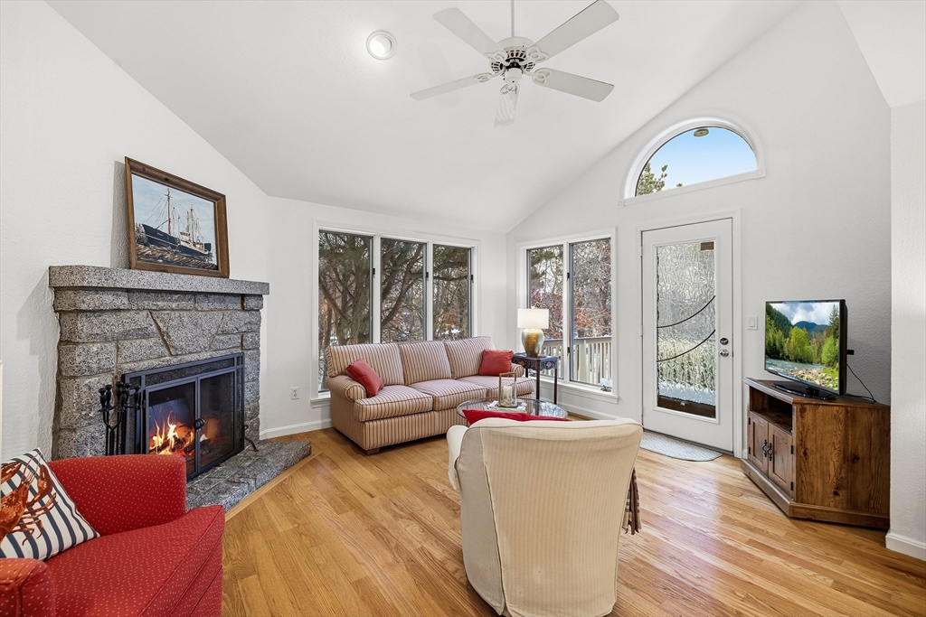 33 Quarry Ridge Ln, Rockport, Massachusetts 01966