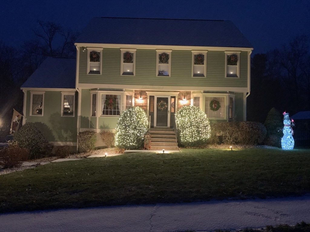 9 Danielle Dr, Grafton, Massachusetts 01519