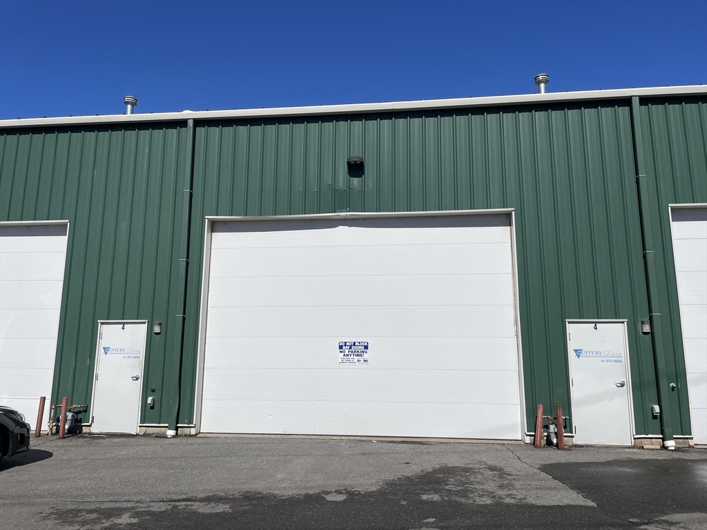 28 Summer Avnue, Waltham, Massachusetts 02452