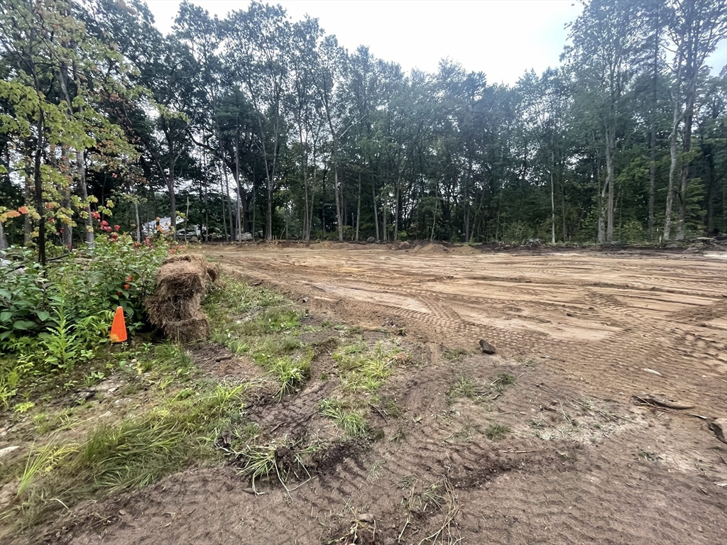 6 Charles Way, Chelmsford, Massachusetts 01824