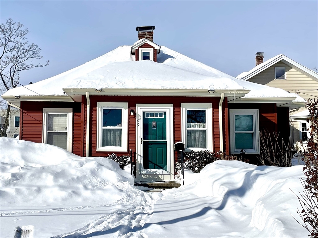 69 Ash Street, Reading, Massachusetts 01867