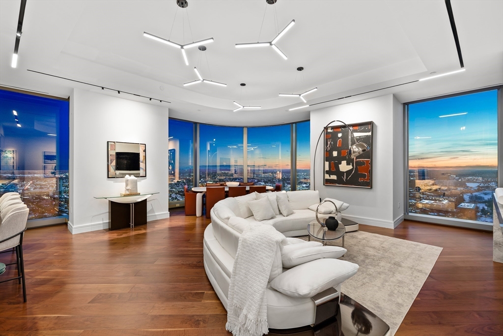 1 Dalton St, Boston, Massachusetts 02115