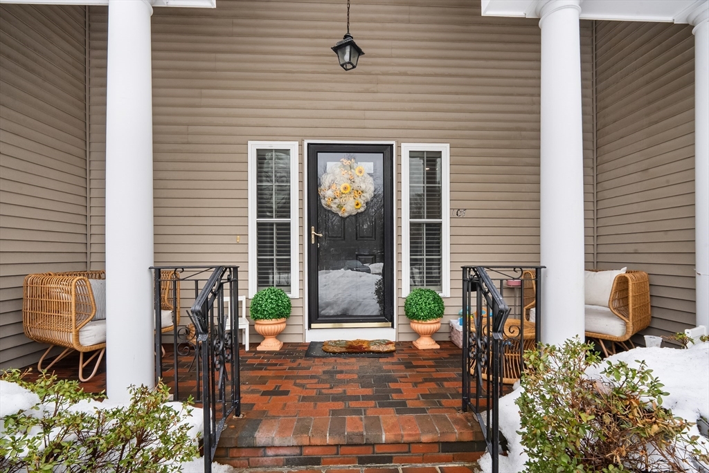 107 Meadow Ln, Randolph, Massachusetts 02368