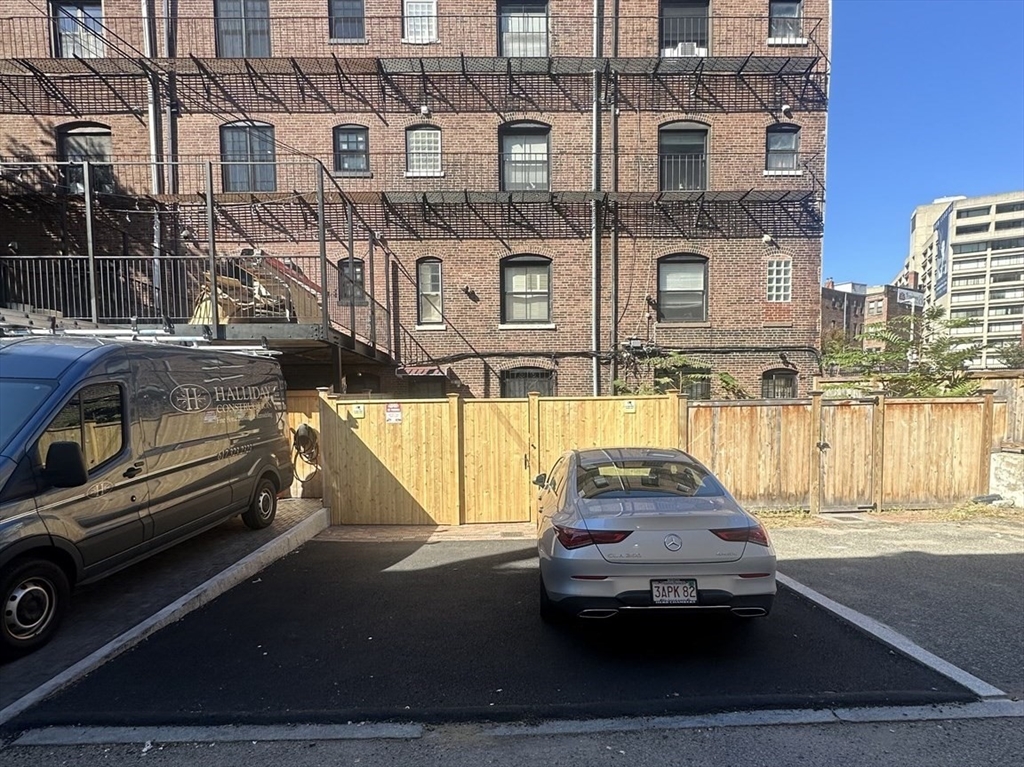 30 St Stephen St, Boston, Massachusetts 02115