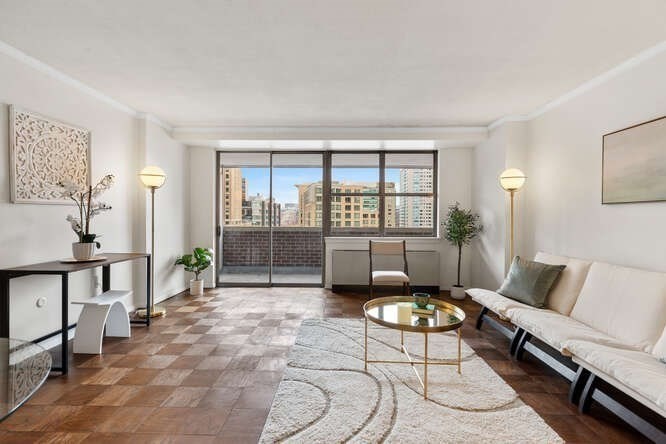 2 Hawthorne Pl, Boston, Massachusetts 02114