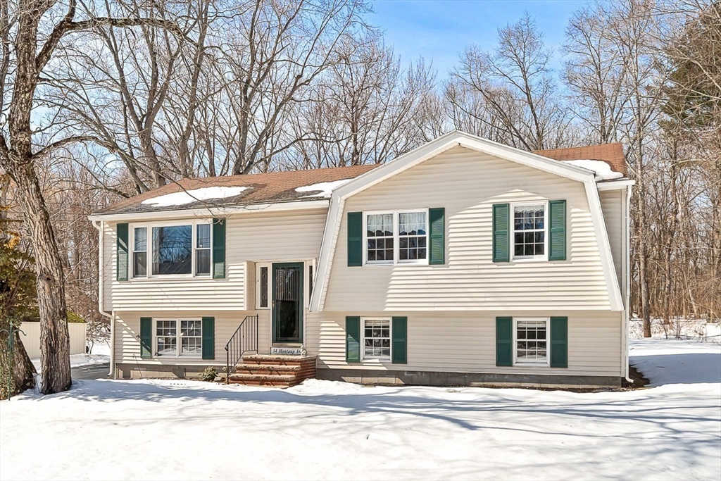 54 Montaup Ave, Dracut, Massachusetts 01826