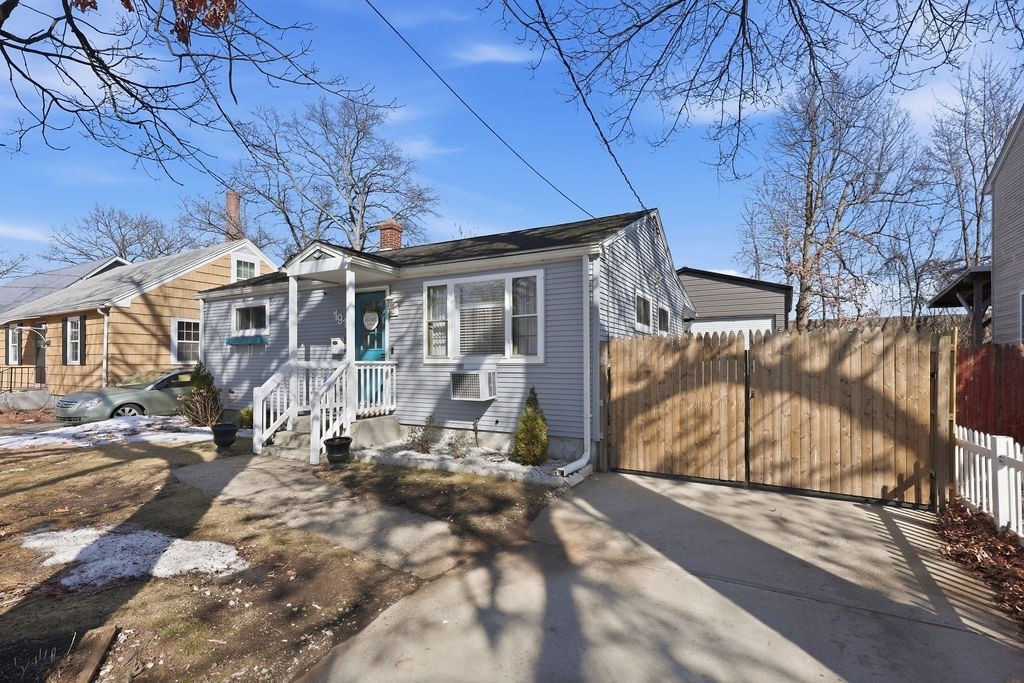 191 Monrovia St, Springfield, Massachusetts 01104