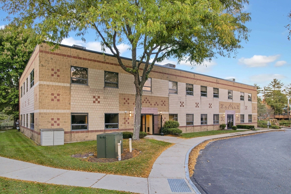 430 Boston St, Topsfield, Massachusetts 01983