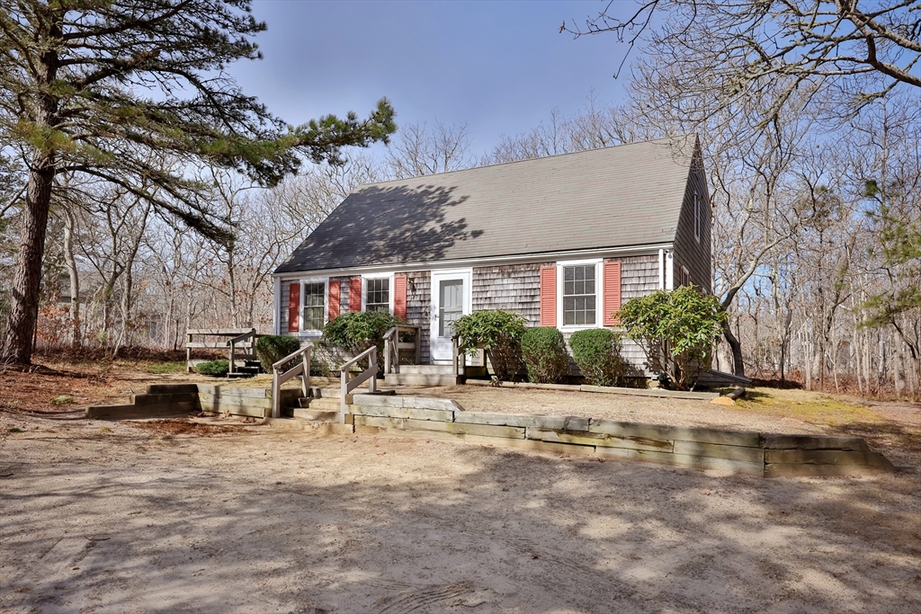 18 Windsor Drive, Edgartown, Massachusetts 02539