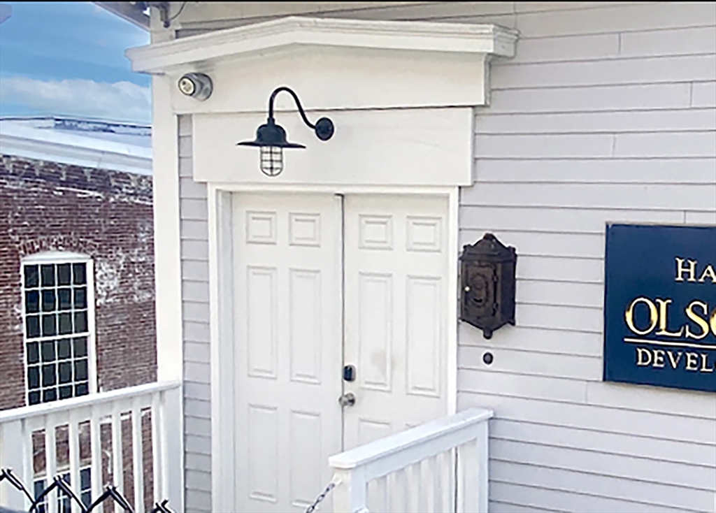 30R Hampshire, Methuen, Massachusetts 01844