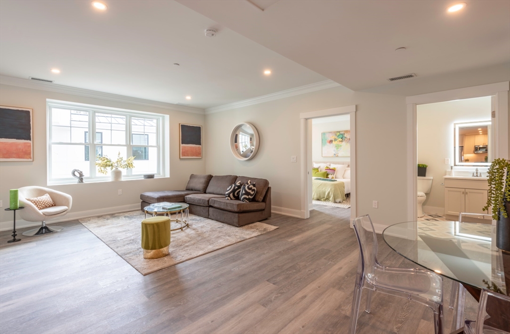 61 County St, Dover, Massachusetts 02030