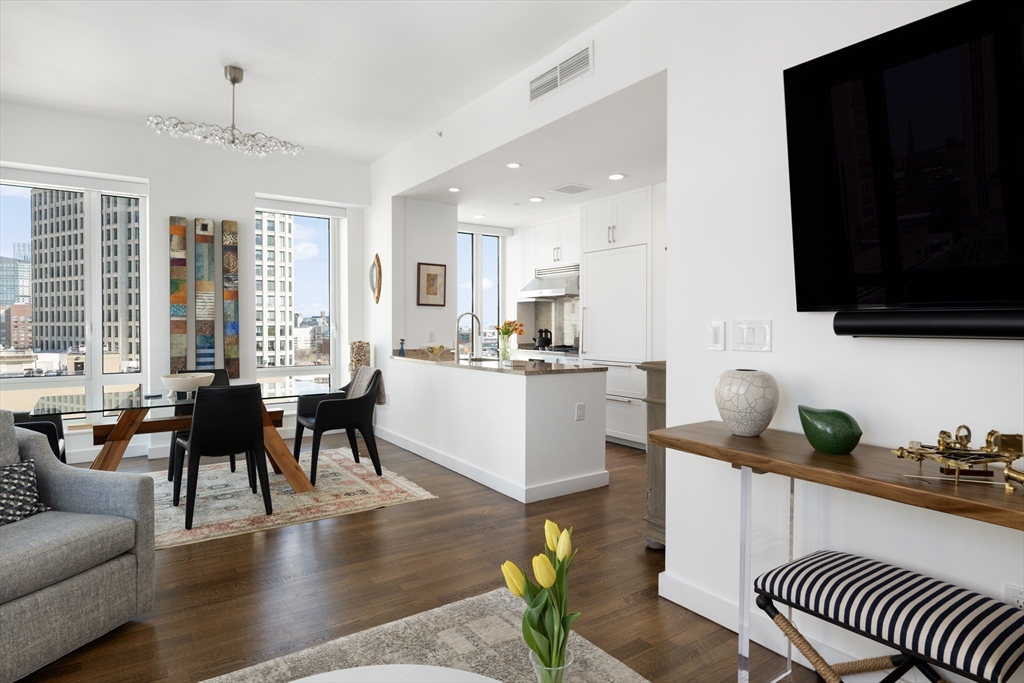 400 Stuart St, Boston, Massachusetts 02116