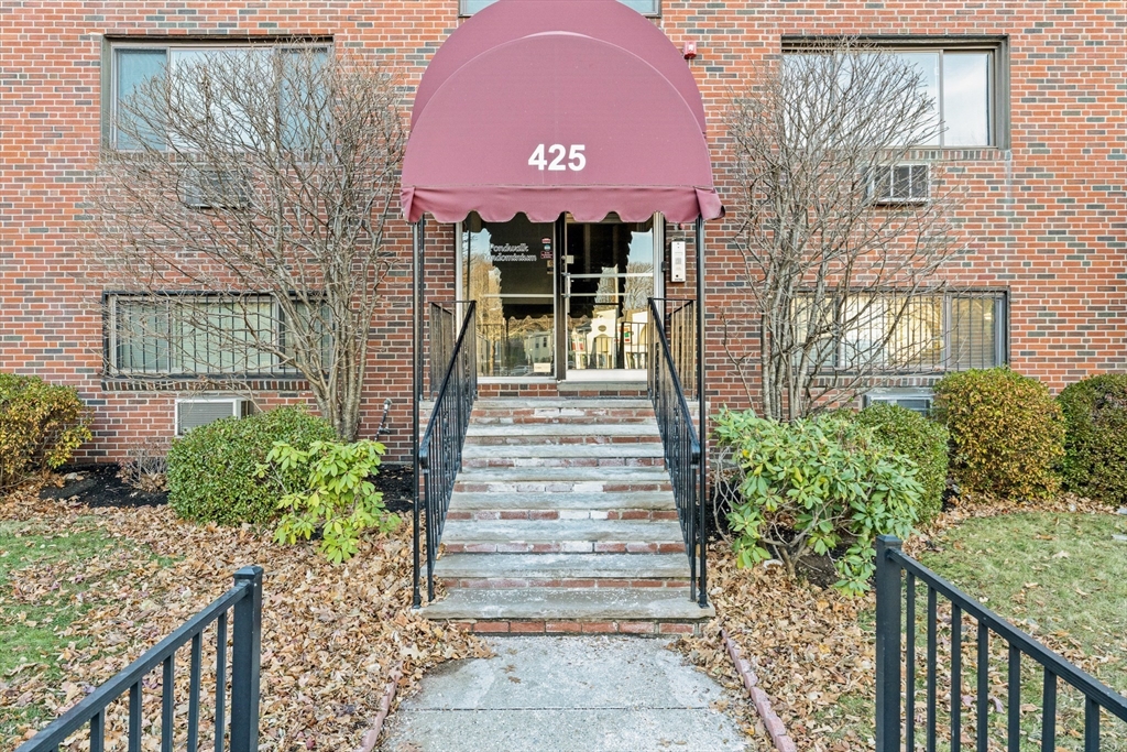 425 S Huntington, Boston, Massachusetts 02130
