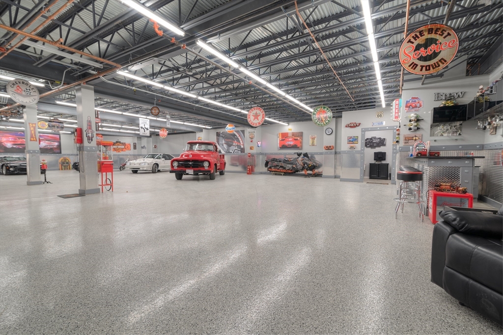 2302 Turnpike St, North Andover, Massachusetts 01845