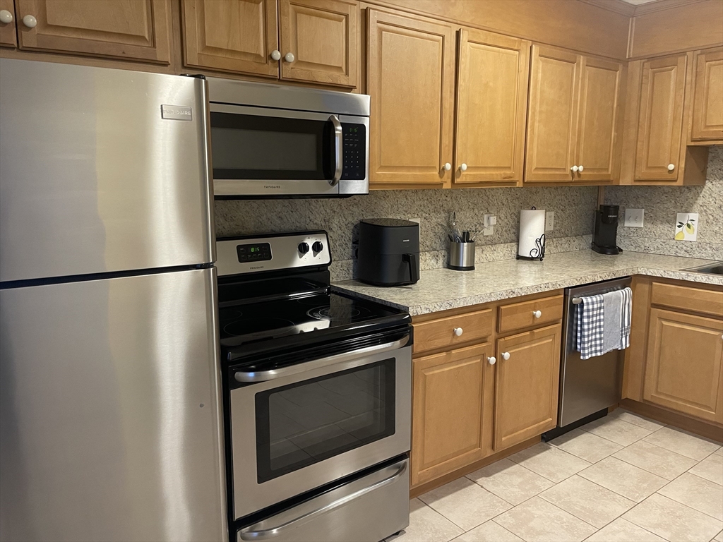 3 Chapel Hill Dr, Plymouth, Massachusetts 02360