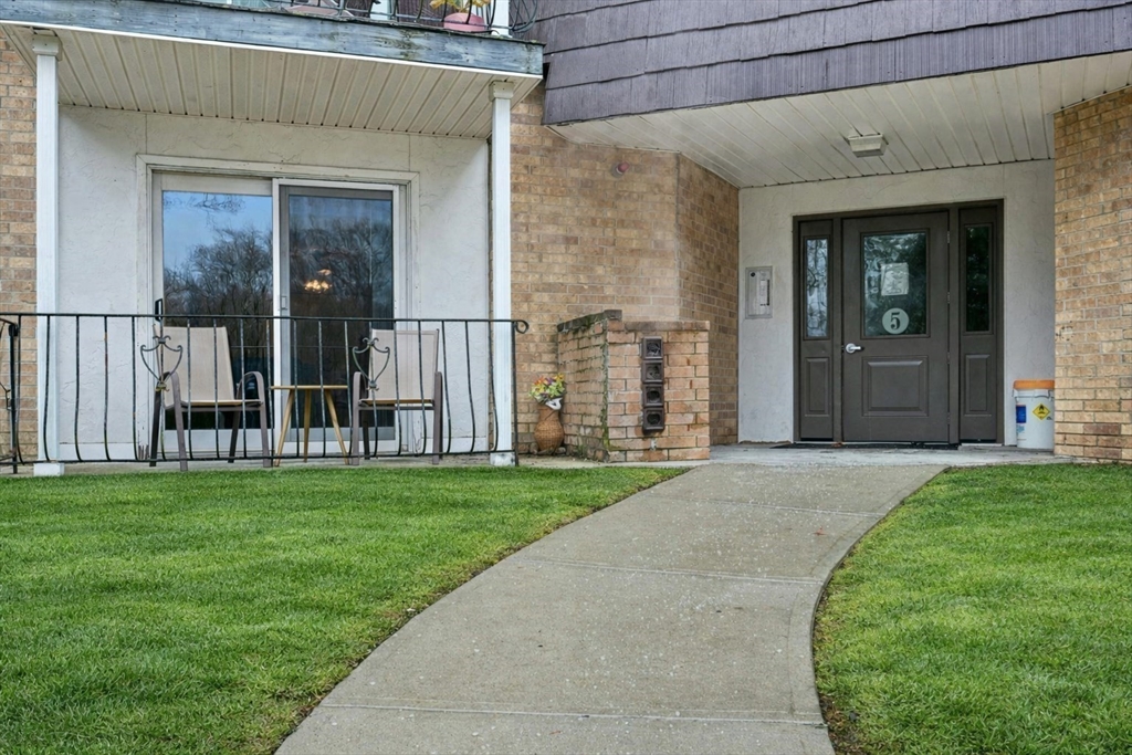 5 Shadowbrook Lane, Milford, Massachusetts 01757