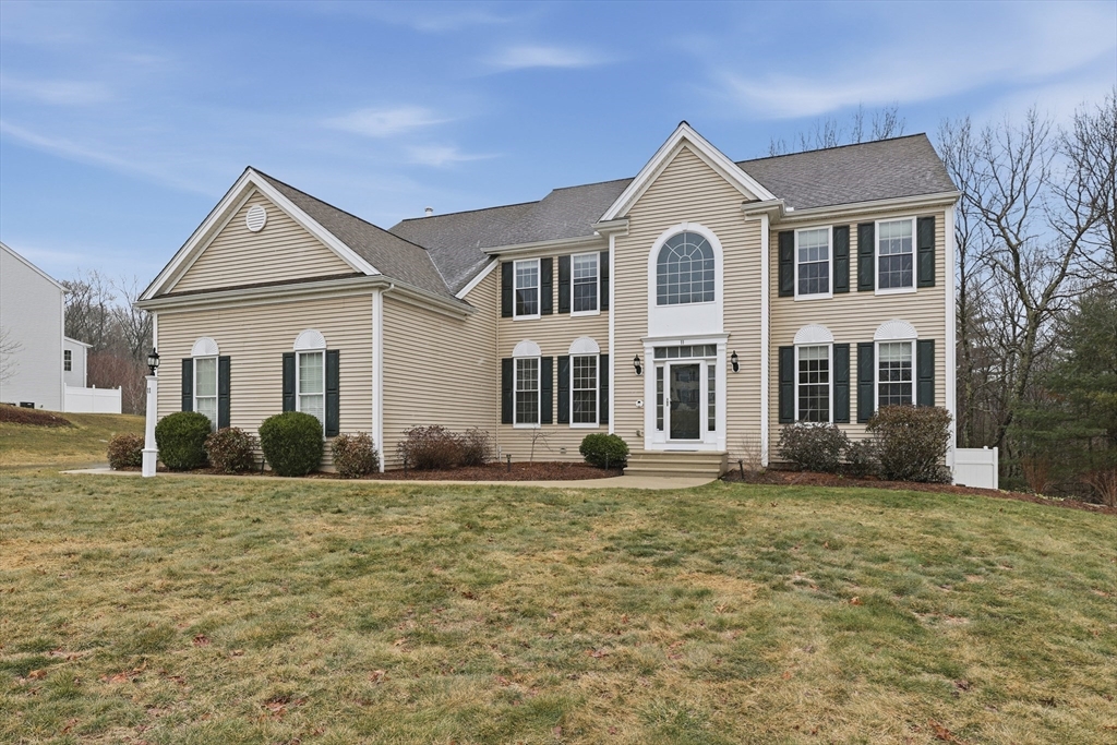 11 Howarth Drive, Upton, Massachusetts 01568