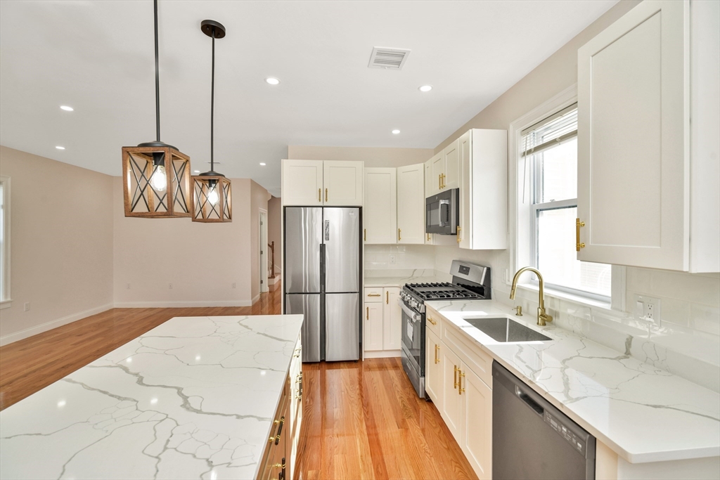 30 Hiawatha Rd, Boston, Massachusetts 02126