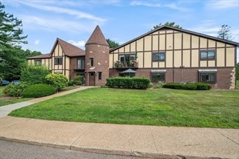 9 Rainbow Pond Drive, Walpole, Massachusetts 02081