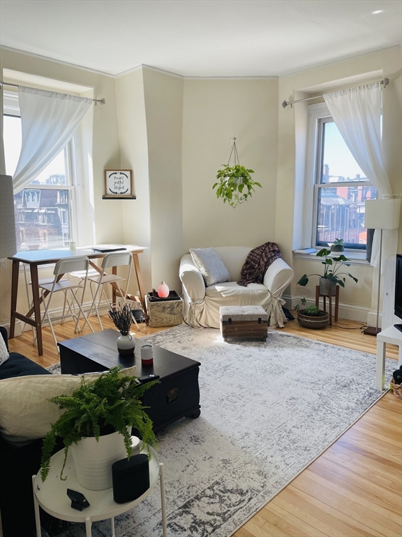 92 Marlborough, Boston, Massachusetts 02116