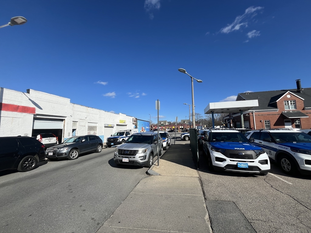 3 Rhoades St, Boston, Massachusetts 02124