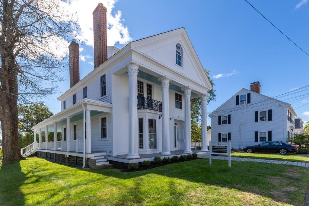 24 Bridge St, Manchester, Massachusetts 01944