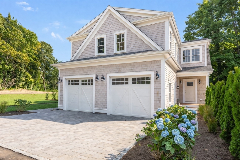 255 Old Main Road, Falmouth, Massachusetts 02556