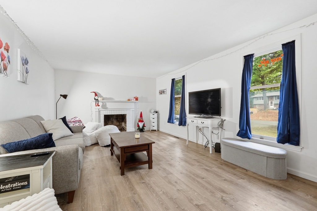 228 Aubinwood Rd, Amherst, Massachusetts 01002