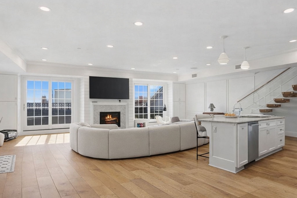 374-398 Bunker Hill St, Boston, Massachusetts 02129