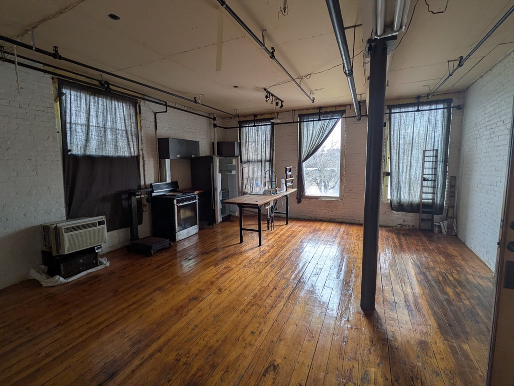 80 Race Street, Holyoke, Massachusetts 01040