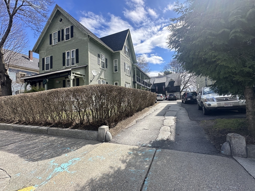 39 Woodland St, Worcester, Massachusetts 01610