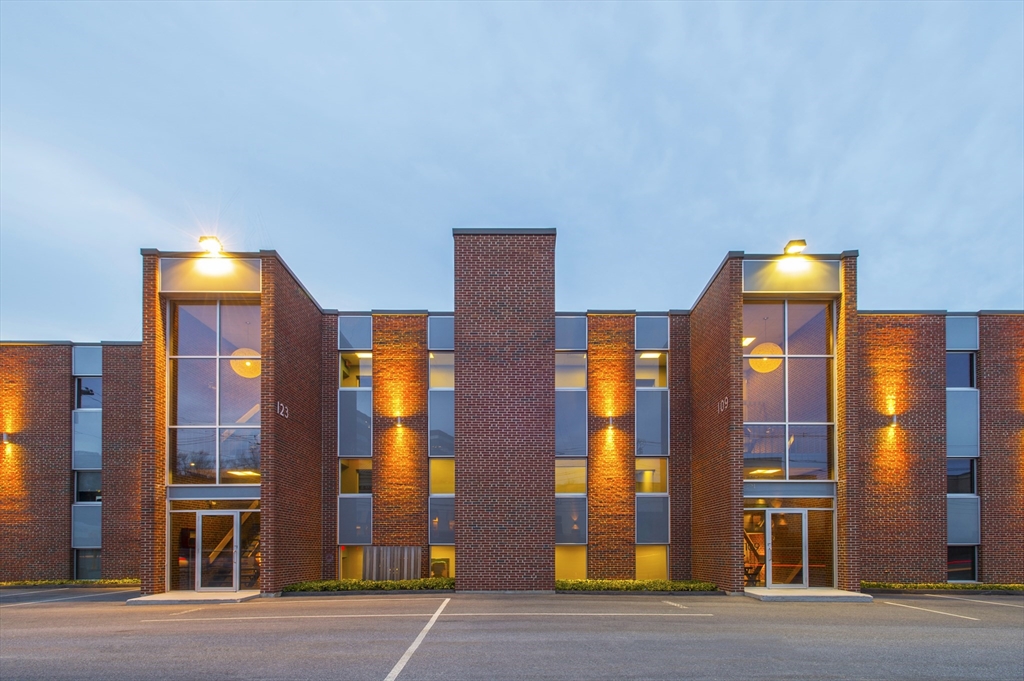 109-123 Highland Avenue, Needham, Massachusetts 02494