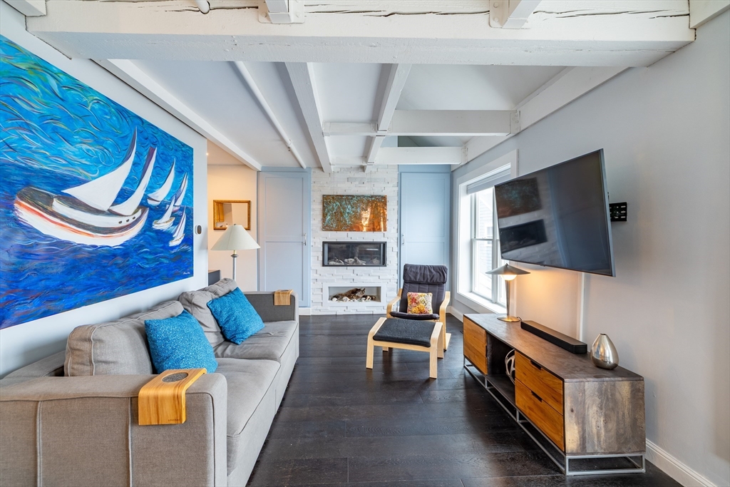 65 Wharf St, Salem, Massachusetts 01970