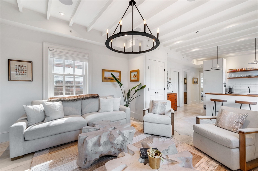 5 West Hill Place, Boston, Massachusetts 02114