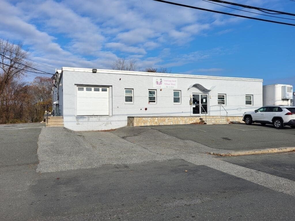 19 Sixth Road, Woburn, Massachusetts 01801