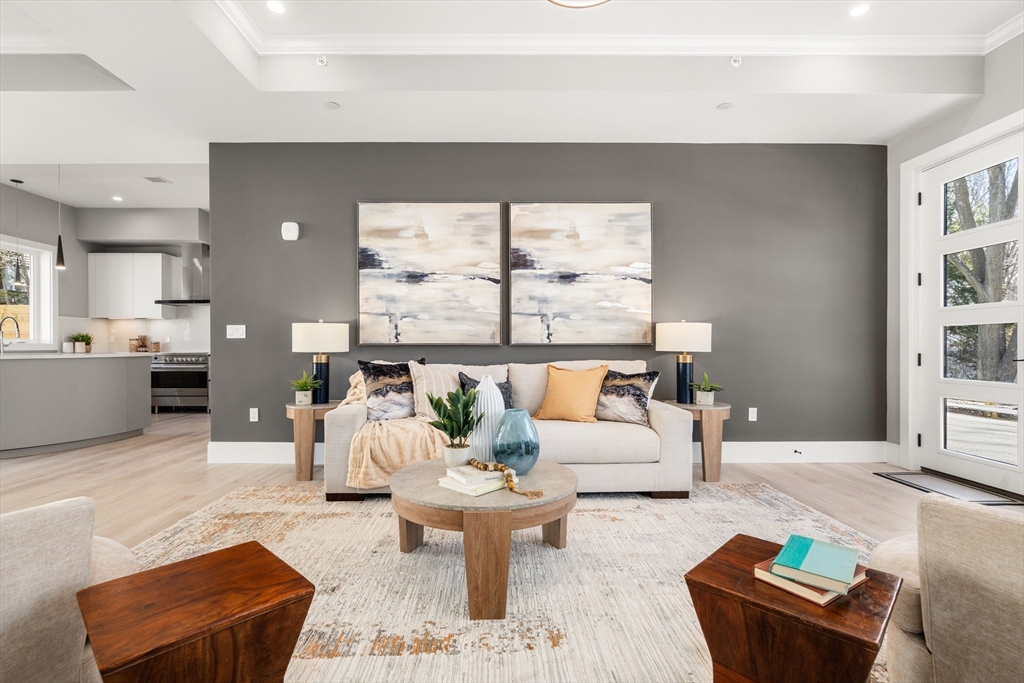 32 Wilson Cir, Newton, Massachusetts 02461