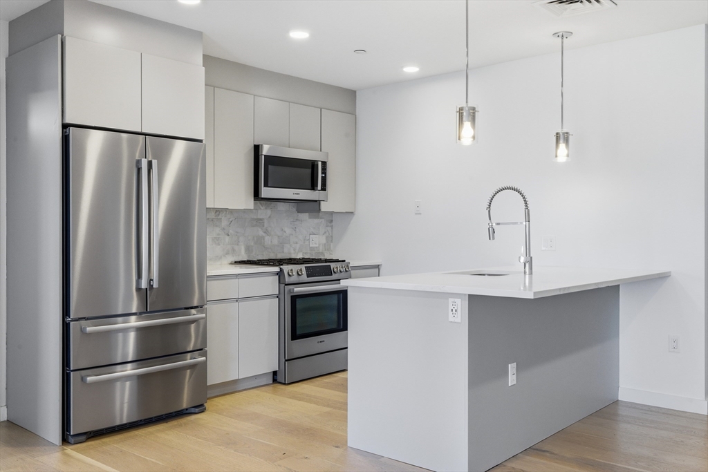 16 Boardman St, Boston, Massachusetts 02128