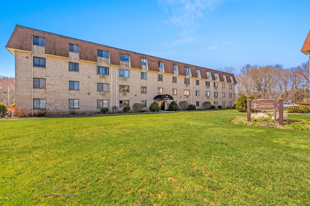 135 Grove Street, Rockland, Massachusetts 02370