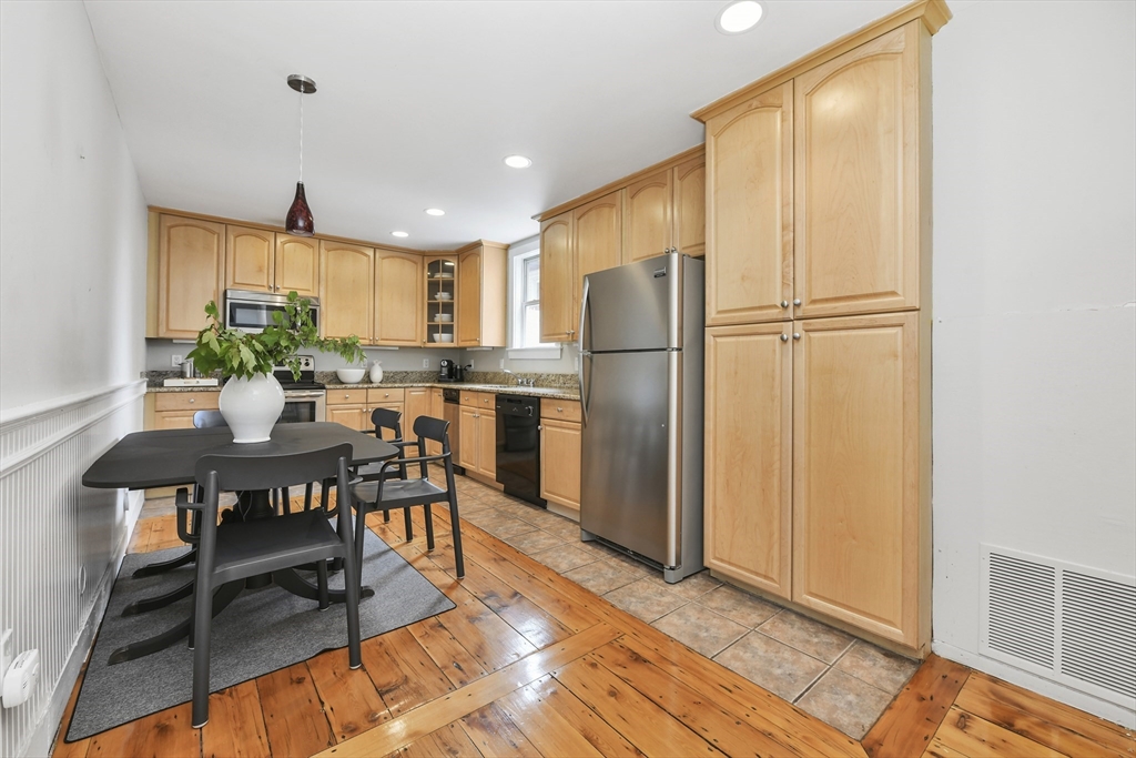 93 Dresser St, Boston, Massachusetts 02127