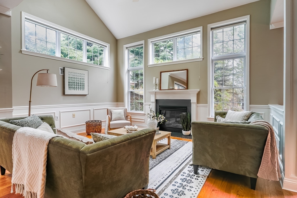 432 Boxwood Ln, Clinton, Massachusetts 01510